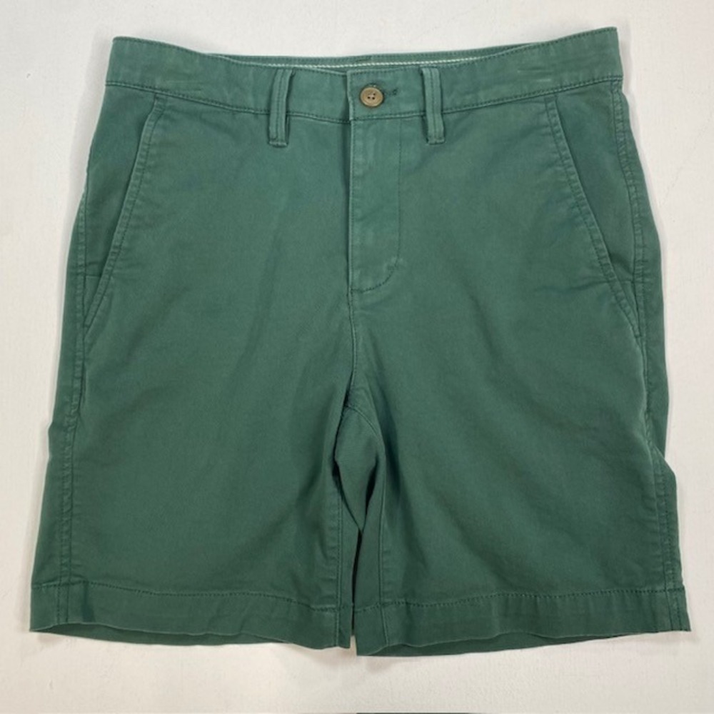 LL Bean Mens Standard Fit Green Chino Shorts 30W Coolmax Stretch 521701